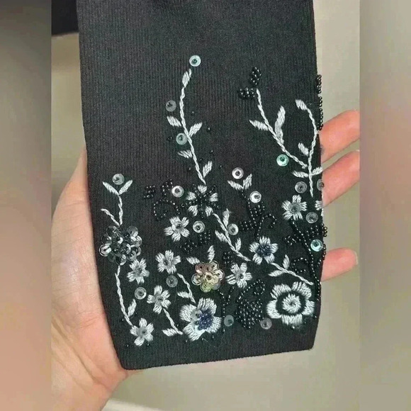 Y2K Finity Embroidered Beaded Sequin Floral Front Clasp Sweater – Women’s S - Picture 4 of 15